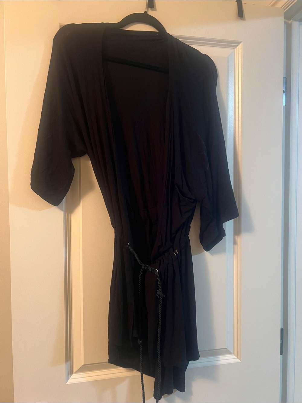 Black Wrap-Style Short Kimono Cardigan